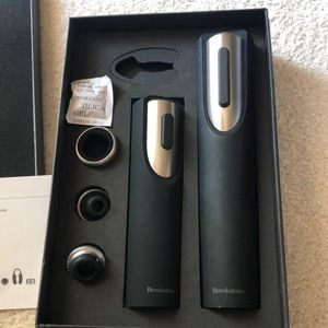 Brookstone Wine Gift Set USED